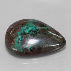 32.52カラットの天然マルチカラークリソコラ（27×20.6 mm・洋梨の形）