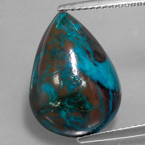 8.85カラットの天然マルチカラークリソコラ（17.4×12.5 mm・洋梨の形）
