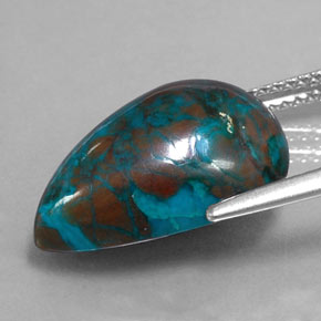 8.85カラットの天然マルチカラークリソコラ（17.4×12.5 mm・洋梨の形）
