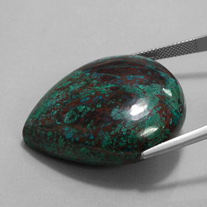 98.92カラットの天然マルチカラークリソコラ（34.2×30.6 mm・洋梨の形）