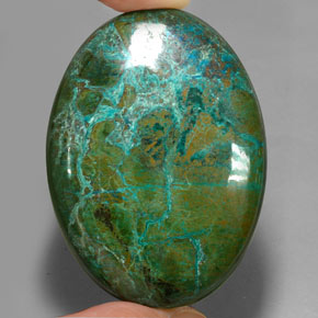 166.65カラットの天然マルチカラークリソコラ（49.9×36.1 mm・オーバルカット）