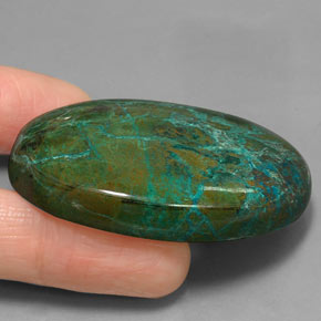 166.65カラットの天然マルチカラークリソコラ（49.9×36.1 mm・オーバルカット）