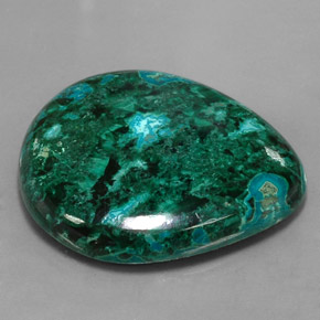 95.08カラットの天然マルチカラークリソコラ（37.4×32.6 mm・洋梨の形）