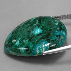 95.08カラットの天然マルチカラークリソコラ（37.4×32.6 mm・洋梨の形）