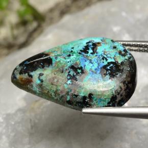 17.25カラットの天然マルチカラークリソコラ（21.9×15.6 mm・洋梨の形）