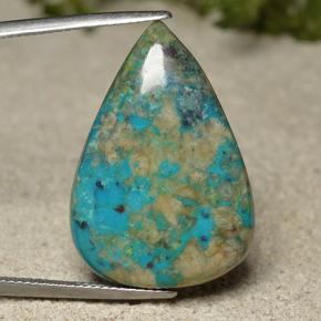 17.67カラットの天然マルチカラークリソコラ（28.3×19.6 mm・洋梨の形）
