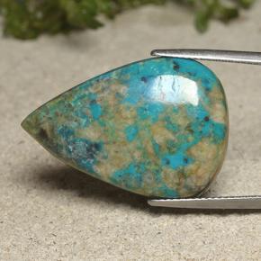 17.67カラットの天然マルチカラークリソコラ（28.3×19.6 mm・洋梨の形）