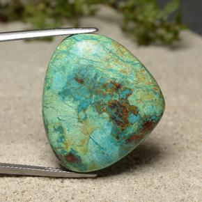37.39カラットの天然マルチカラークリソコラ（28.5×25.2 mm・洋梨の形）