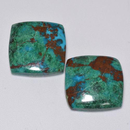 12.61カラットの天然マルチカラークリソコラ（13.6×13.5 mm・クッションカット）
