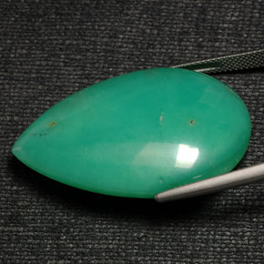 50.20カラットの天然グリーンクリソプレーズ（36.6×24.5 mm・洋梨の形）