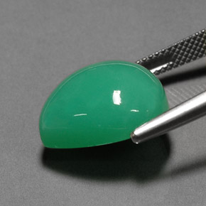 13.48カラットの天然グリーンクリソプレーズ（16.1×16 mm・洋梨の形）
