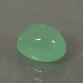 1.75カラットの天然グリーンクリソプレーズ（8.1×6.1 mm・透明）