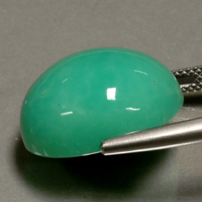 21.02カラットの天然グリーンクリソプレーズ（19.1×15.4 mm・オーバルカット）