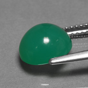 2.77カラットの天然グリーンクリソプレーズ（9×8.2 mm・オーバルカット）