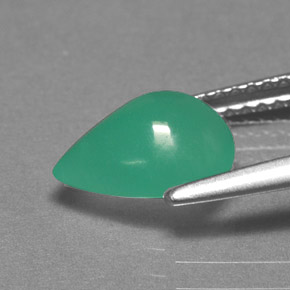 1.62カラットの天然グリーンクリソプレーズ（9.6×7.4 mm・洋梨の形）