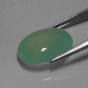 8.10カラットの天然グリーンクリソプレーズ（15.8×11.7 mm・透明）