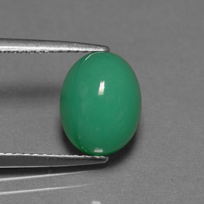 3.93カラットの天然グリーンクリソプレーズ（10.1×8 mm・オーバルカット）