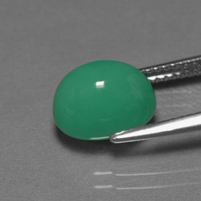 3.93カラットの天然グリーンクリソプレーズ（10.1×8 mm・オーバルカット）