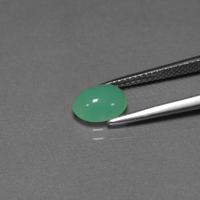 1.27カラットの天然グリーンクリソプレーズ（8.3×6.4 mm・透明）