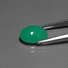 2.49カラットの天然グリーンクリソプレーズ（10.2×8 mm・透明）