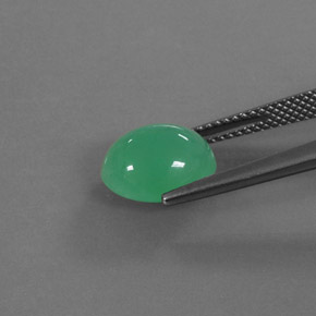 3.87カラットの天然グリーンクリソプレーズ（10.6×9.1 mm・透明）
