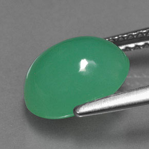 2.69カラットの天然グリーンクリソプレーズ（9.7×8 mm・透明）