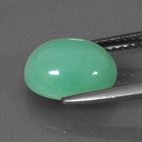 3.35カラットの天然グリーンクリソプレーズ（10.1×8 mm・オーバルカット）