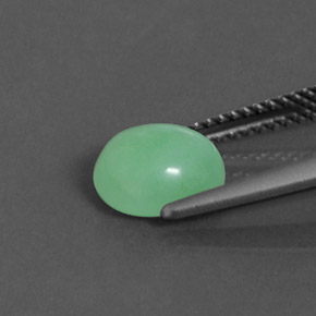 1.79カラットの天然グリーンクリソプレーズ（8.4×7.1 mm・オーバルカット）