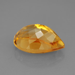 5.82カラットの天然ゴールデンイエローシトリン（14.2×10 mm・洋梨の形）