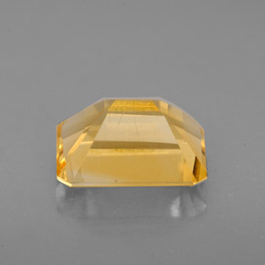 1.95カラットの天然ゴールデンイエローシトリン（8.8×6.8 mm・エメラルドカット）