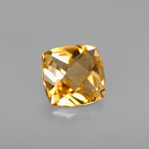 1.30カラットの天然ゴールデンイエローシトリン（7.1×7 mm・クッションカット）