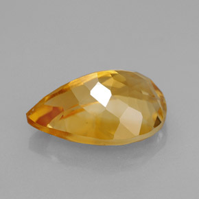 3.90カラットの天然ゴールデンイエローシトリン（12.9×9.1 mm・洋梨の形）