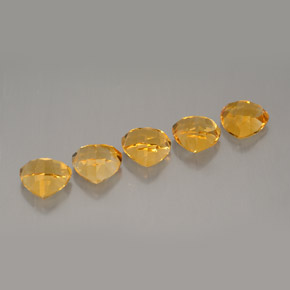 カラットの天然ゴールデンイエローシトリン（6.7×6.5 mm・トリリアント）