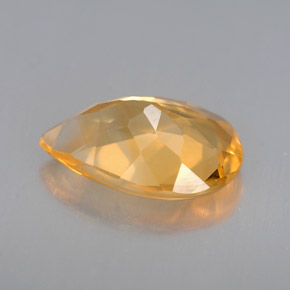 2.26カラットの天然ゴールデンイエローシトリン（11.8×8 mm・洋梨の形）