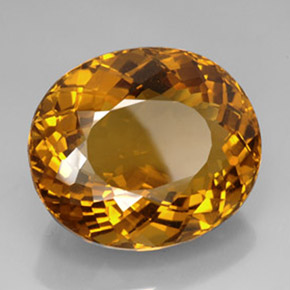 134.85カラットの天然コニャックシトリン（38.7×33.6 mm・オーバルカット）