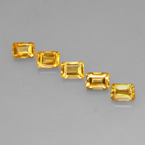 カラットの天然ゴールデンイエローシトリン（6.9×5 mm・エメラルドカット）