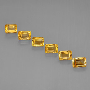 カラットの天然ゴールデンイエローシトリン（6.8×5.1 mm・エメラルドカット）