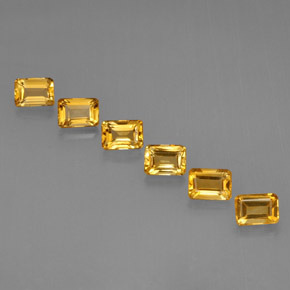 カラットの天然ゴールデンイエローシトリン（7.2×5.1 mm・エメラルドカット）