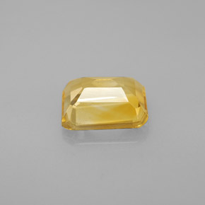 1.99カラットの天然ゴールデンイエローシトリン（8.7×6.8 mm・エメラルドカット）