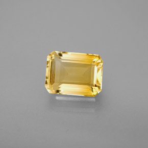 1.75カラットの天然ゴールデンイエローシトリン（8×6 mm・エメラルドカット）