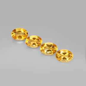 カラットの天然ゴールデンイエローシトリン（7×5.1 mm・オーバルカット）
