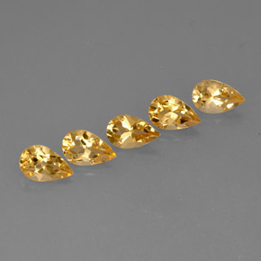カラットの天然ゴールデンイエローシトリン（8×5.1 mm・洋梨の形）