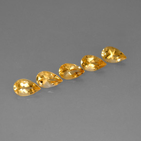 カラットの天然ゴールデンイエローシトリン（8×5.1 mm・洋梨の形）