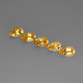 カラットの天然ゴールデンイエローシトリン（8×5.1 mm・洋梨の形）