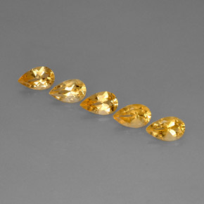 カラットの天然ゴールデンイエローシトリン（8.1×5.1 mm・洋梨の形）