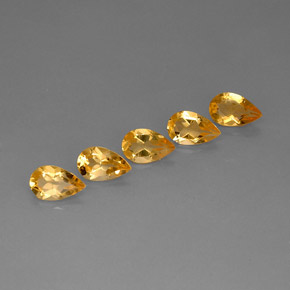 カラットの天然ゴールデンイエローシトリン（8×5.1 mm・洋梨の形）