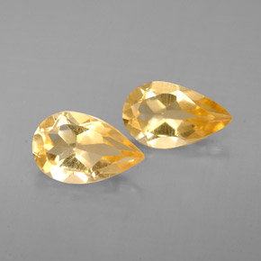 カラットの天然ゴールデンイエローシトリン（8.2×5.1 mm・洋梨の形）