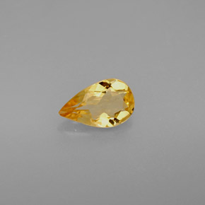 0.62カラットの天然ゴールデンイエローシトリン（8.1×5 mm・洋梨の形）