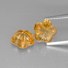 カラットの天然ゴールデンイエローシトリン（7.2×7 mm・フラワーカット）
