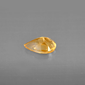 0.70カラットの天然ゴールデンイエローシトリン（7.8×5.1 mm・洋梨の形）